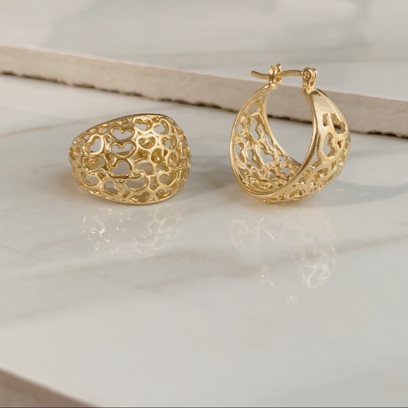 Love Hearts Hoops | 18k Gold Filled - Picture 4 of 6